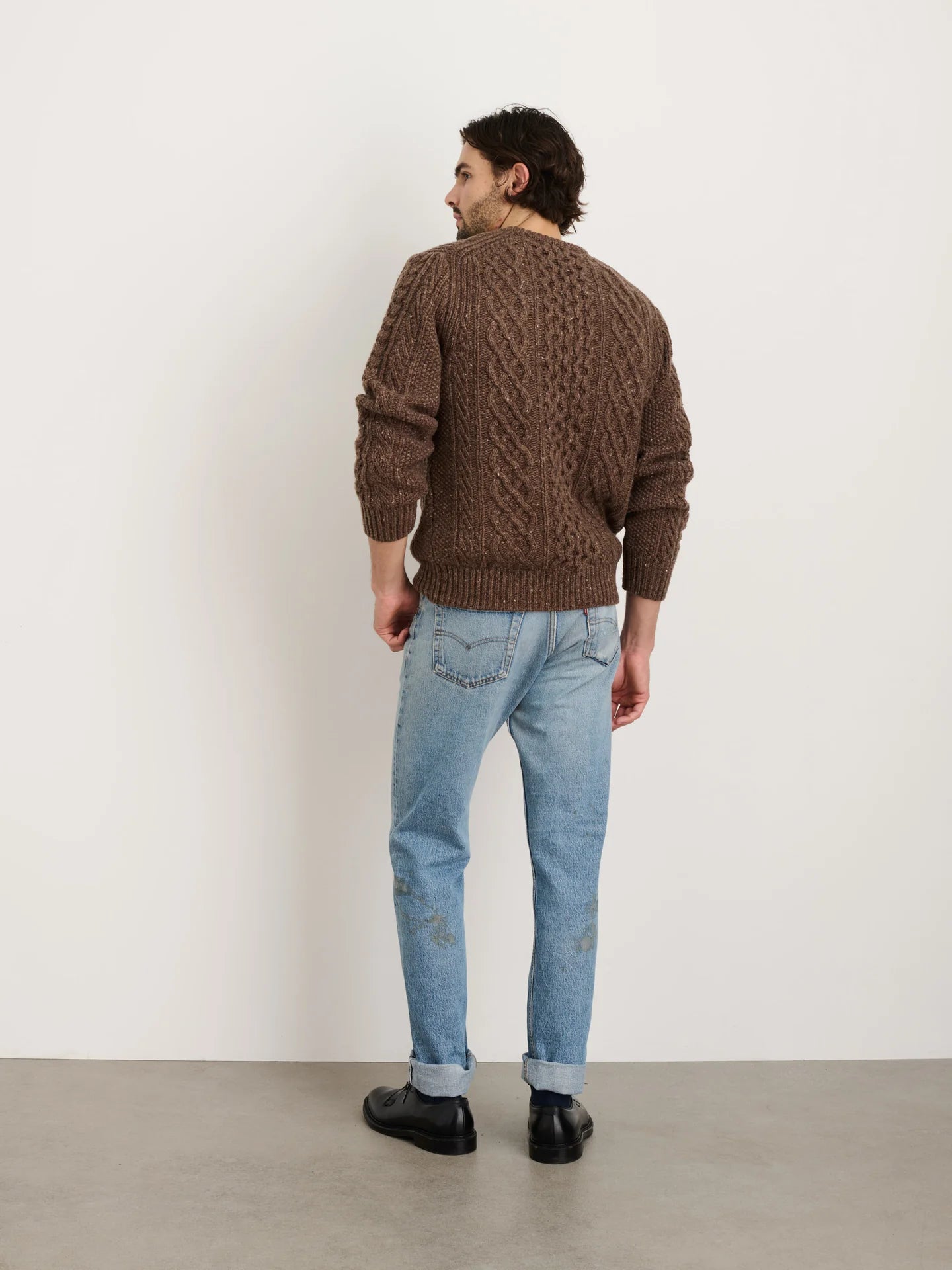 Alex Mill Fisherman Cable Crewneck in Coffee Donegal Wool