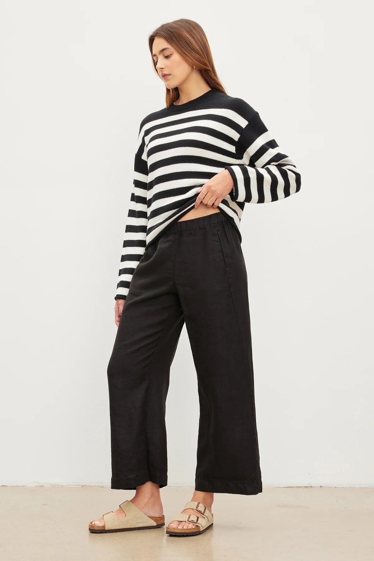 Velvet Lola Pull on Linen Pant Black