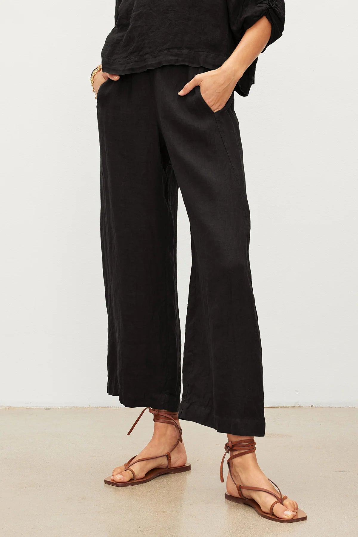 Velvet Lola Pull on Linen Pant Black