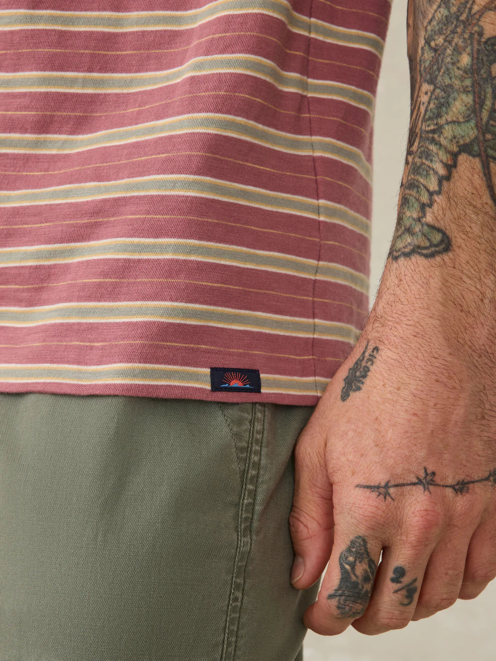 Faherty SS Sunwashed Tee Red Reef Stripe