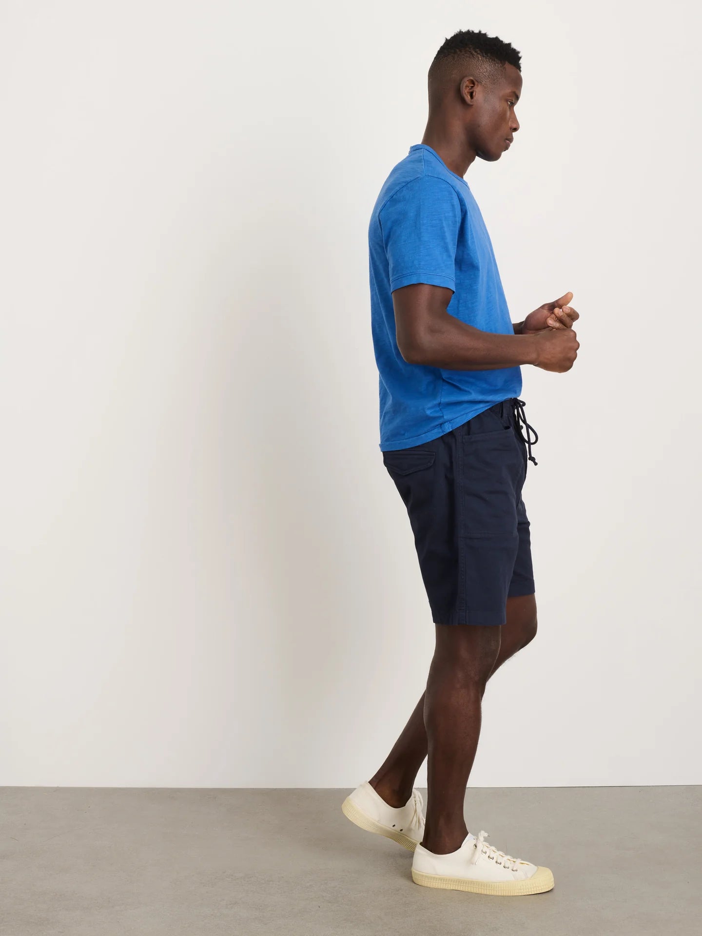 Alex Mill Standard T Shirt in Slub Cotton Washed Cobalt