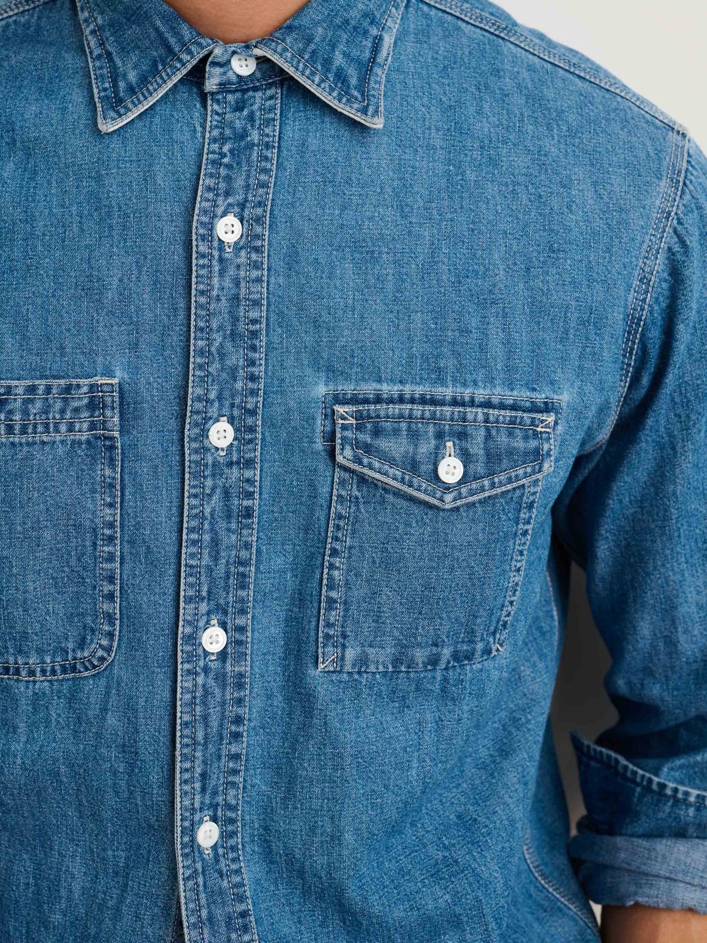 Alex Mill Work Shirt in Washed Denim