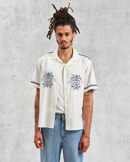 Wax London Didcot SS Crest Motif Shirt Ecru/Blue