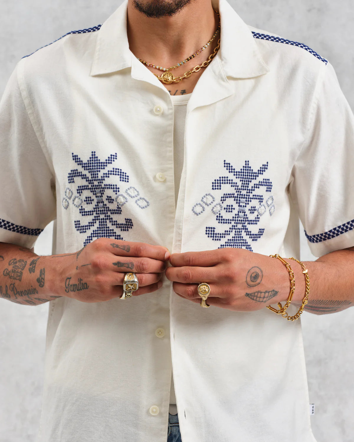 Wax London Didcot SS Crest Motif Shirt Ecru/Blue