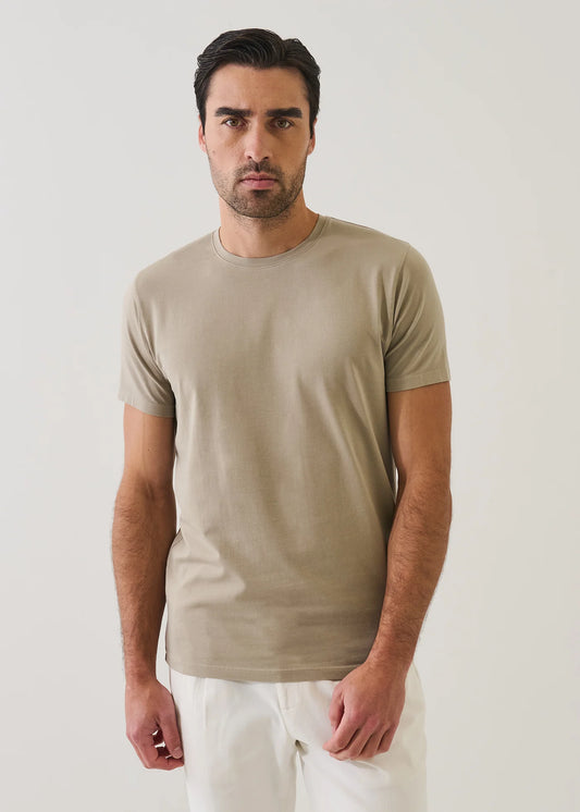 Patrick Assaraf men's short sleeve crew neck t-shirt in neutral tone, classic fit styling