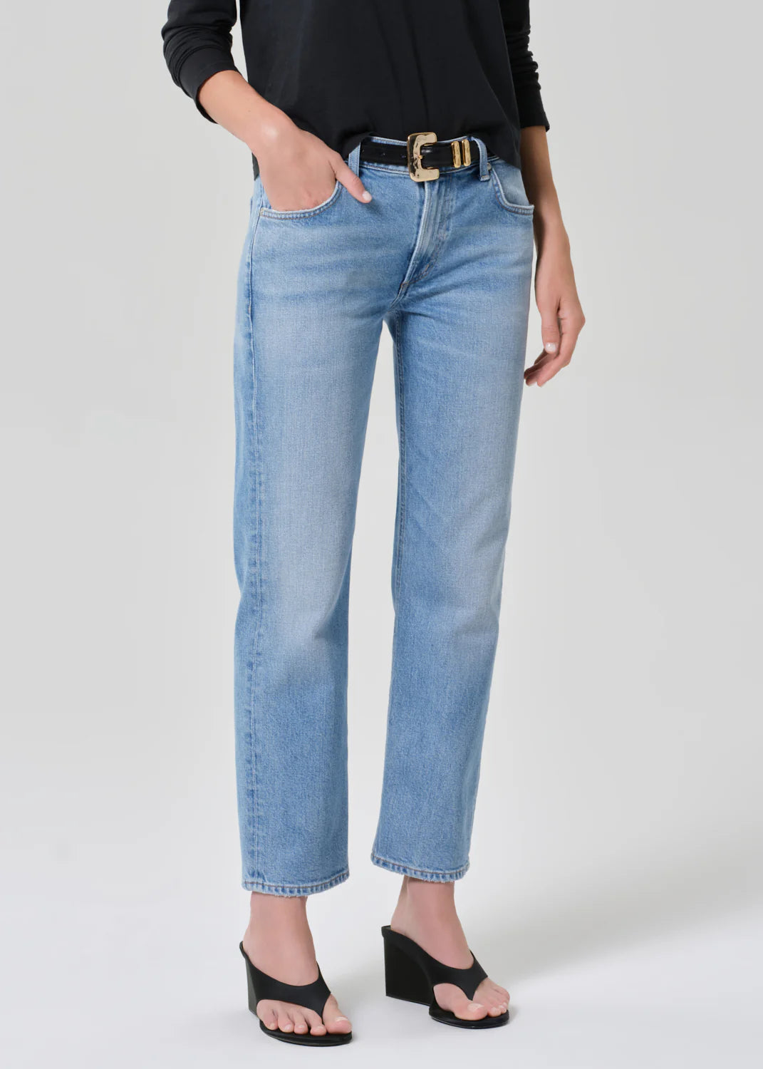 Citizens of Humanity Anissa jeans in light wash denim with relaxed straight leg fit and cropped length.