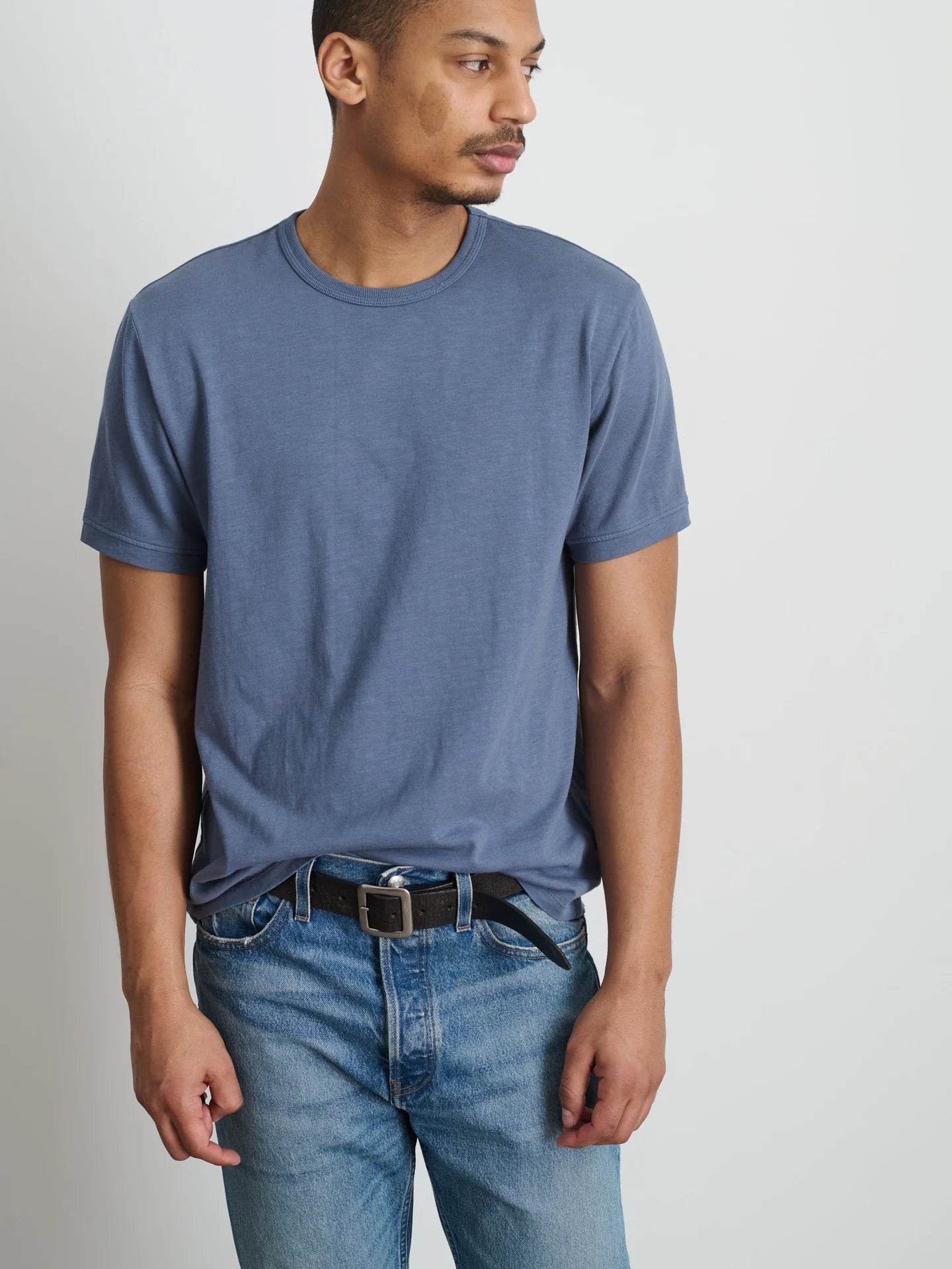 Alex Mill Standard T Shirt in Slub Cotton Vintage Indigo